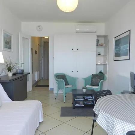Studio Le Lavandou, 1 Piece, 3 Personnes - Fr-1-713-40 Le Lavandou